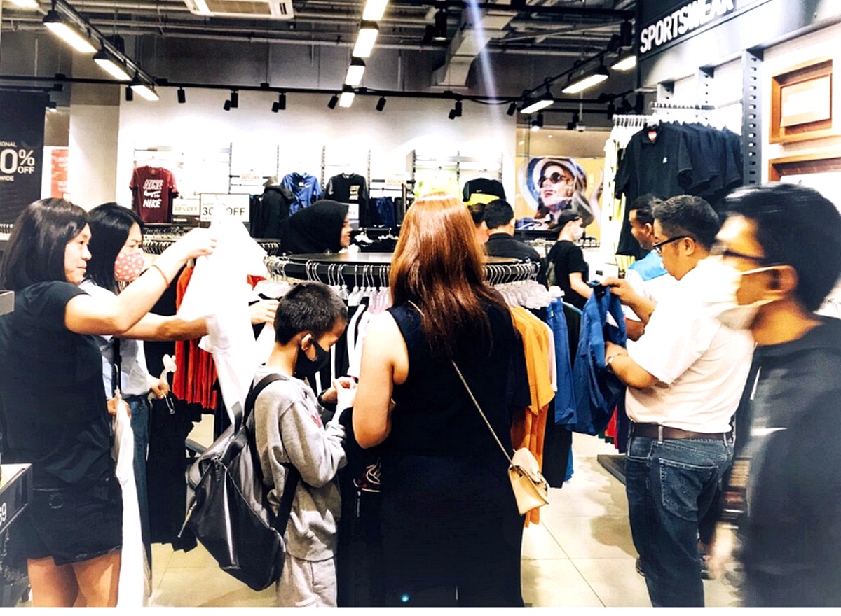 Nike-2020-Malaysia-Crazy-Sale-2021-Clearance-Warehouse-Outlet-Store-Factory-Discounts-004 - Apparels Fashion Accessories Fashion Lifestyle & Department Store Fitness Footwear Kuala Lumpur Melaka Outdoor Sports Pahang Selangor Sports,Leisure & Travel Sportswear Warehouse Sale & Clearance in Malaysia
