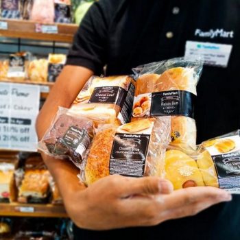 FamilyMart-Breads-and-Cakes-Promotion-350x350 - Johor Kedah Kelantan Kuala Lumpur Melaka Negeri Sembilan Pahang Penang Perak Perlis Promotions & Freebies Putrajaya Sabah Sarawak Selangor Supermarket & Hypermarket Terengganu 