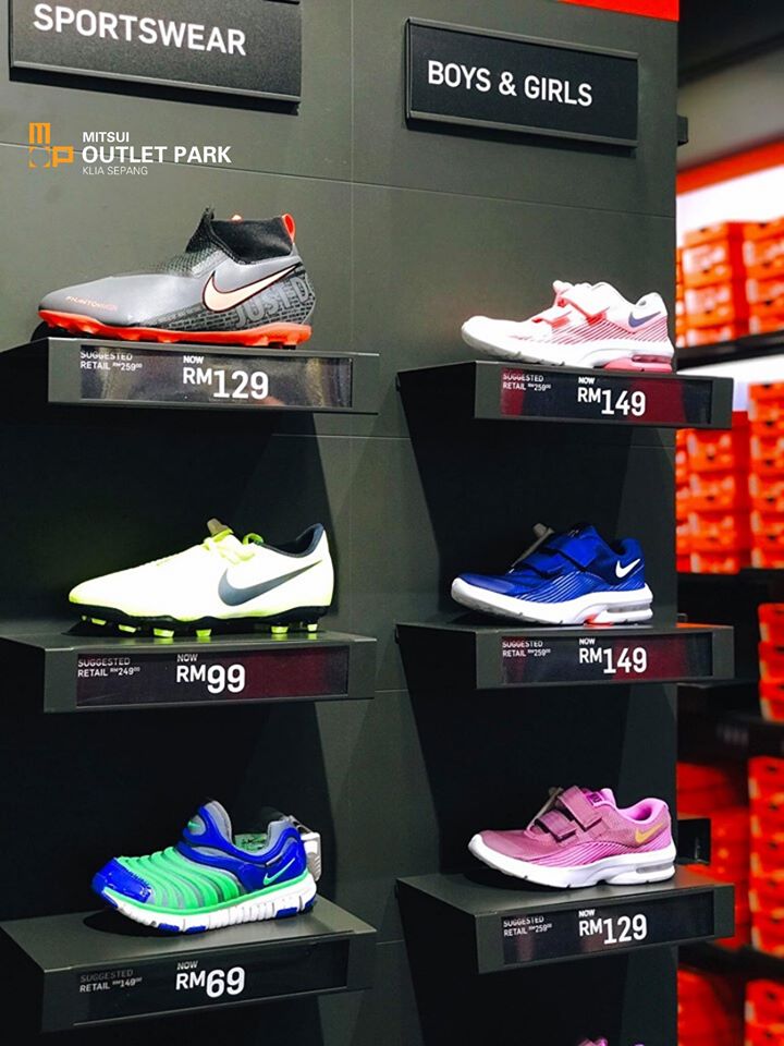 Nike mitsui shop premium outlet