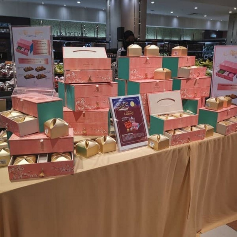 Now Till 21 Sep 21 Sheraton Petaling Jaya Hotel Mooncake Sale At Klcc And 1 Utama Everydayonsales Com