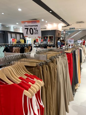Isetan-Clearance-Sale-18-350x467 - Apparels Fashion Accessories Fashion Lifestyle & Department Store Selangor Supermarket & Hypermarket Warehouse Sale & Clearance in Malaysia 