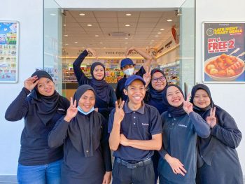 FamilyMart-Opening-Promotions-at-Caltex-Persiaran-Mokhtar-Dahari-4-350x263 - Promotions & Freebies Selangor Supermarket & Hypermarket 