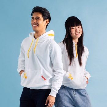 McDonald-FREE-Hoodie-with-Chicken-McNuggets-2023-Malaysia-Jualan-Gudang-Percuma-Baju-Fashion-004-350x350 - Apparels Burger Fashion Lifestyle & Department Store Fast Food Food , Restaurant & Pub Johor Kedah Kelantan Kuala Lumpur Melaka Nationwide Negeri Sembilan Pahang Penang Perak Perlis Promotions & Freebies Putrajaya Sabah Sarawak Selangor Terengganu 