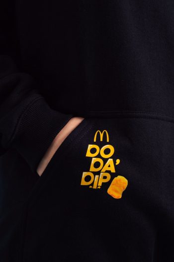 McDonald-FREE-Hoodie-with-Chicken-McNuggets-2023-Malaysia-Jualan-Gudang-Percuma-Baju-Fashion-005-350x525 - Apparels Burger Fashion Lifestyle & Department Store Fast Food Food , Restaurant & Pub Johor Kedah Kelantan Kuala Lumpur Melaka Nationwide Negeri Sembilan Pahang Penang Perak Perlis Promotions & Freebies Putrajaya Sabah Sarawak Selangor Terengganu 