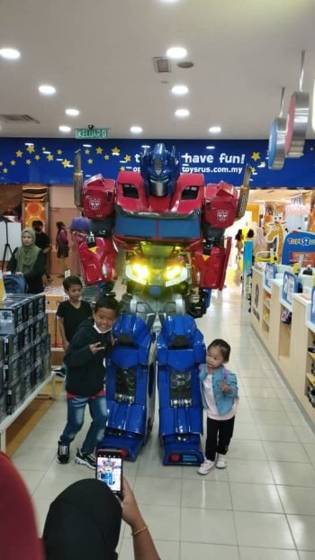 Toys-R-Us-Meet-Greet-with-Optimus-Prime-at-Mid-Valley-4-350x622 - Baby & Kids & Toys Kuala Lumpur Selangor Toys 
