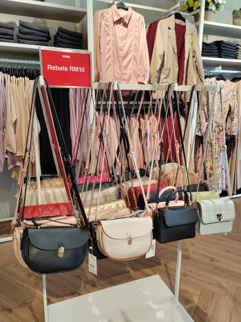 Daisy-Massive-Price-Out-at-Freeport-AFamosa-Outlet-8-350x467 - Apparels Fashion Accessories Fashion Lifestyle & Department Store Malaysia Sales Melaka 