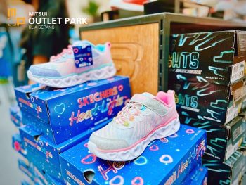 Skechers-Warehouse-Sale-2023-Malaysia-Jualan-Gudang-Kasut-Shoes-Running-Walking-Mitsui-Outlet-Park-KLIA-SEPANG-04-350x263 - Fashion Accessories Fashion Lifestyle & Department Store Footwear Selangor Warehouse Sale & Clearance in Malaysia 