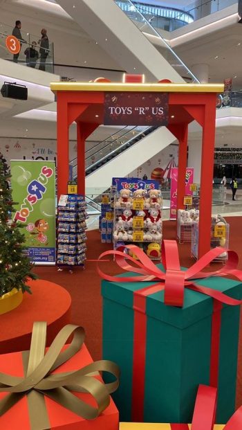 Toys-R-Us-Toy-Fair-at-Pavilion-Bukit-Jalil-350x621 - Baby & Kids & Parenting Events & Fairs Kuala Lumpur Selangor Toys 