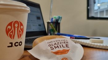 J.CO-Donuts-Coffee-Free-Glazzy-donut-with-purchase-Promotion-350x196 - Food , Restaurant & Pub Johor Kedah Kelantan Kuala Lumpur Melaka Negeri Sembilan Pahang Penang Perak Perlis Promotions & Freebies Putrajaya Sabah Sarawak Selangor Terengganu 
