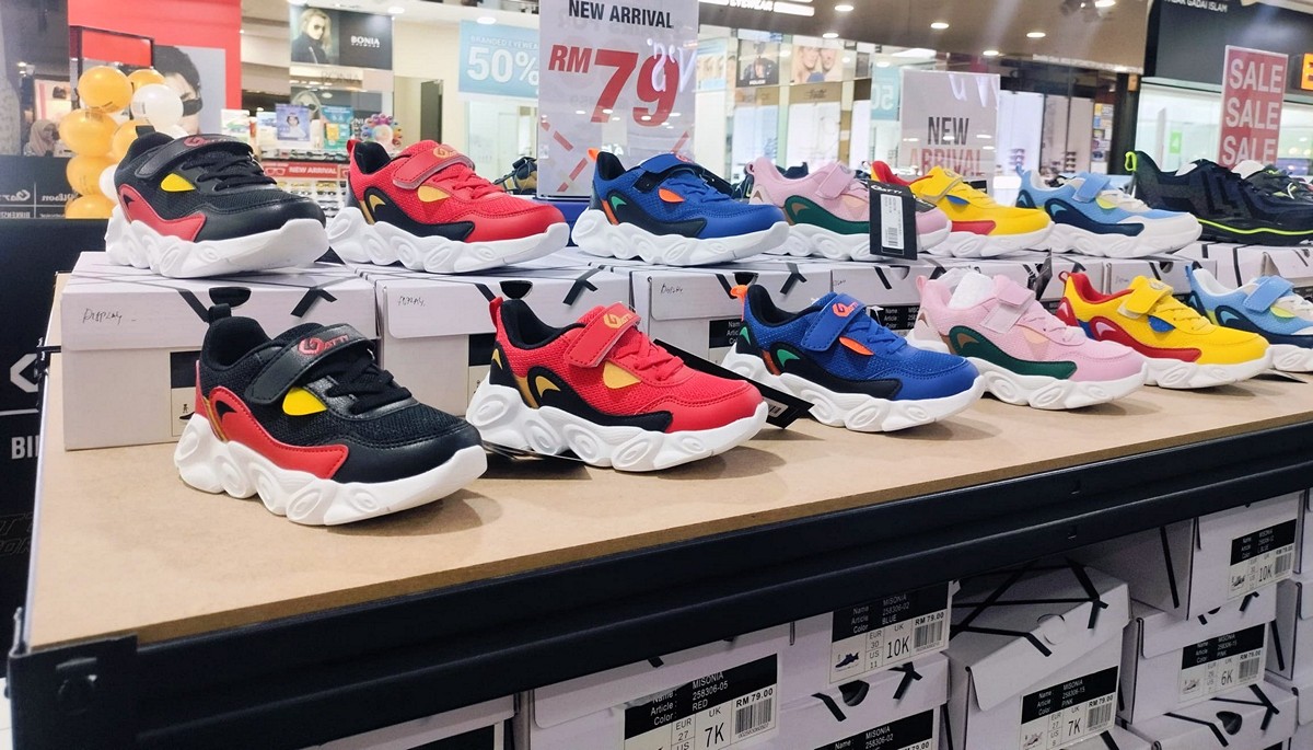 a024 - Apparels Bags Bicycles Fashion Lifestyle & Department Store Fitness Footwear Johor Kedah Kuala Lumpur Melaka Outdoor Sports Perak Selangor Sports,Leisure & Travel Sportswear Warehouse Sale & Clearance in Malaysia