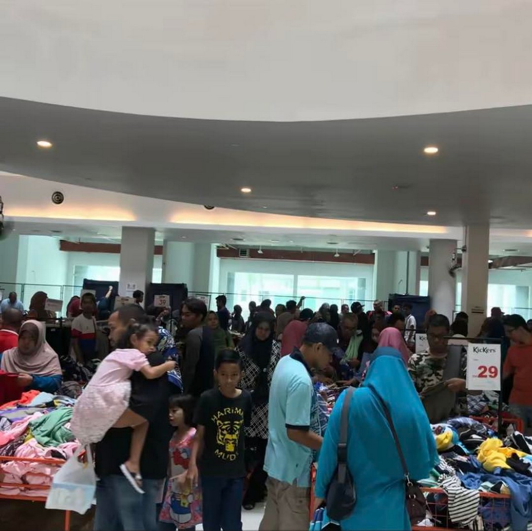 ED-Labels-Crazy-Warehouse-Clearance-Sale-10 27 September-5 October 2025: ED Labels: Crazy Warehouse Clearance Sale: Massive Discounts on Apparel, Bags, Luggage & Shoes