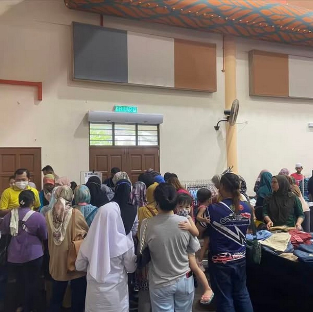 ED-Labels-Crazy-Warehouse-Clearance-Sale-3 27 September-5 October 2025: ED Labels: Crazy Warehouse Clearance Sale: Massive Discounts on Apparel, Bags, Luggage & Shoes