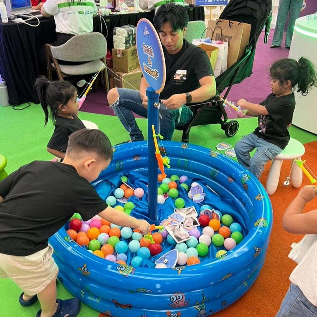 CARiNG-Pharmacy-x-Haleon-Roadshow-5 27 October-2 November 2025: CARiNG Pharmacy x Haleon Roadshow: Health & Wellness Promotion with Free Gifts