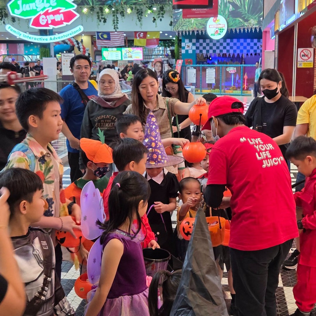 Quayside-Mall-Free-Trick-or-Treat-Halloween-Promotion-5 31 October–1 November 2026: Quayside Mall: Free Trick or Treat Halloween Promotion for Kids with Pumpkin Baskets and Sweet Treats, 4PM–6PM