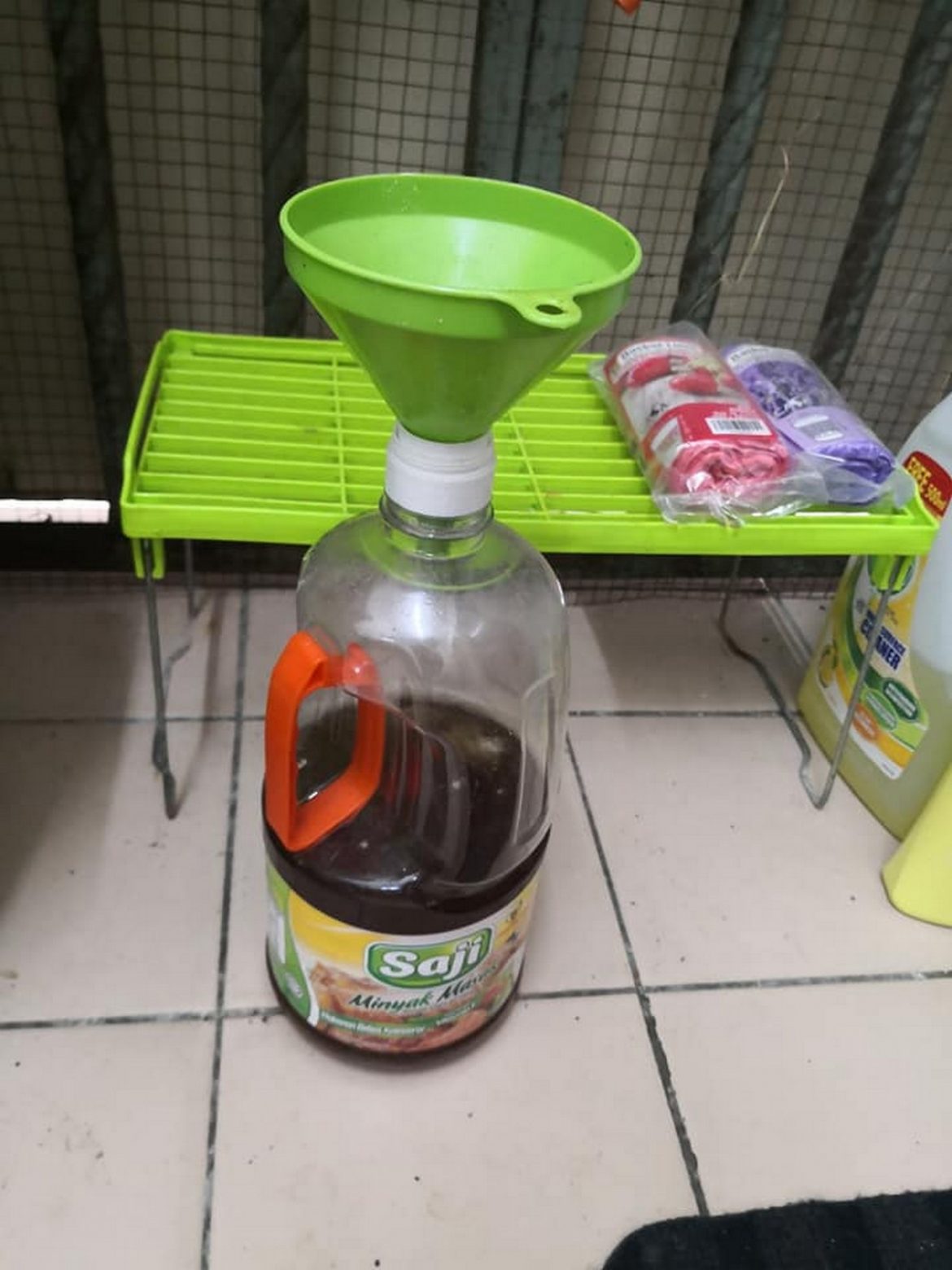 How to Get Rid of Used Cooking Oil! Quick Guide On Recyling Cooking Oil