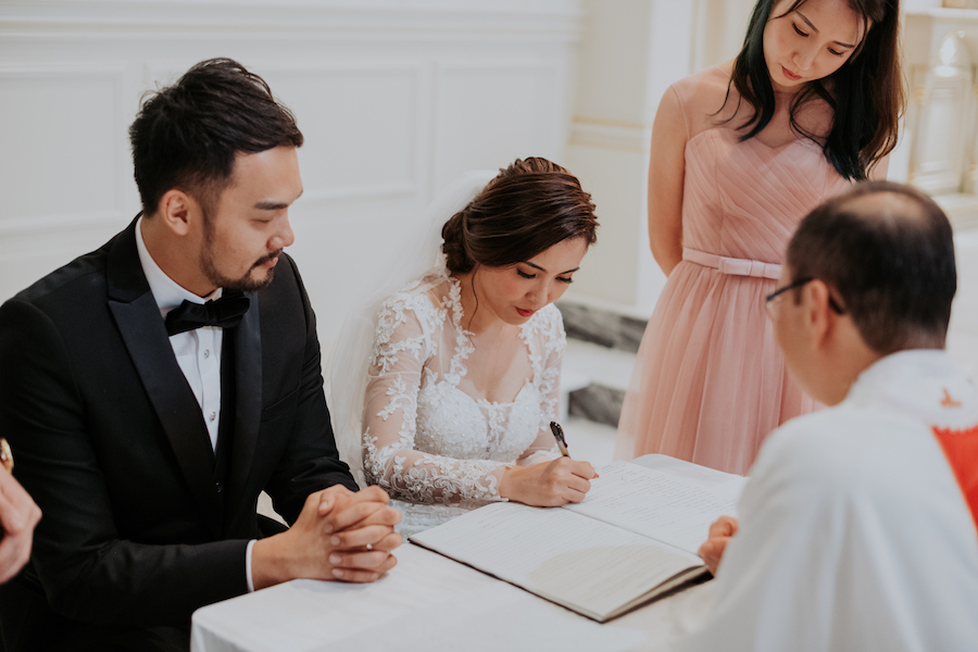 jenngorgeous-church-wedding-munkeat-photography - News 