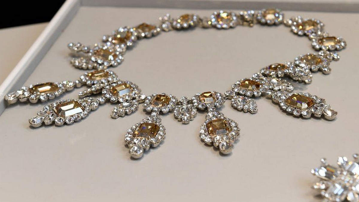 108294185_swarovskijewellery_getty - News 