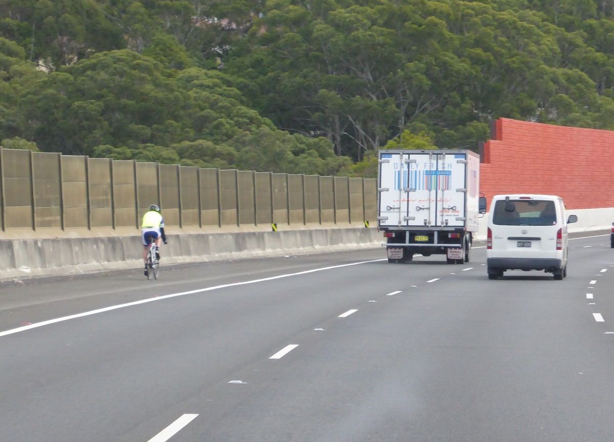 m2-freeway-cyclist-sydney - News 