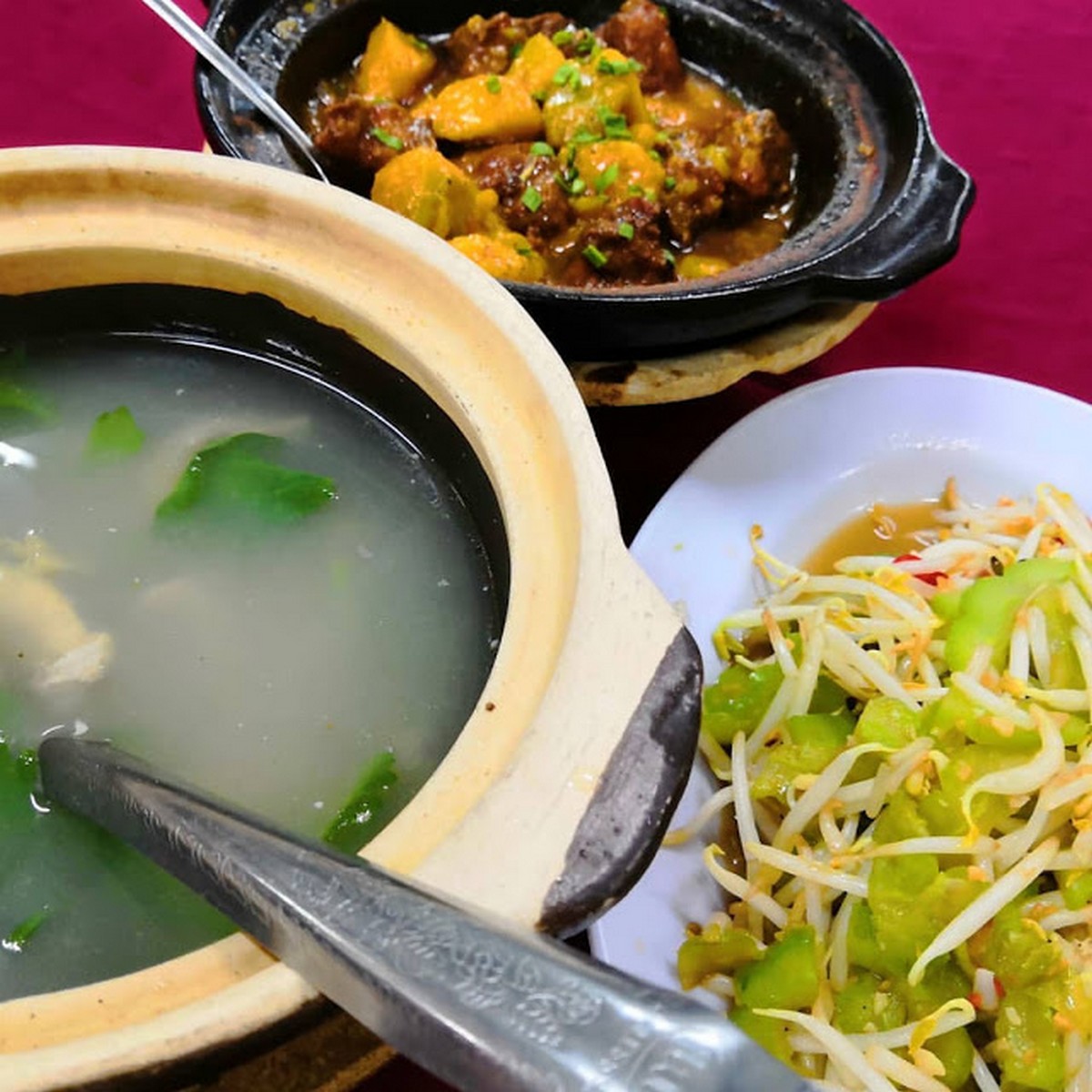 4.-Spicy-soup-in-the-same-pot.-Claypot-restaurant-128-Restoran-Dreamland-Claypot - LifeStyle
