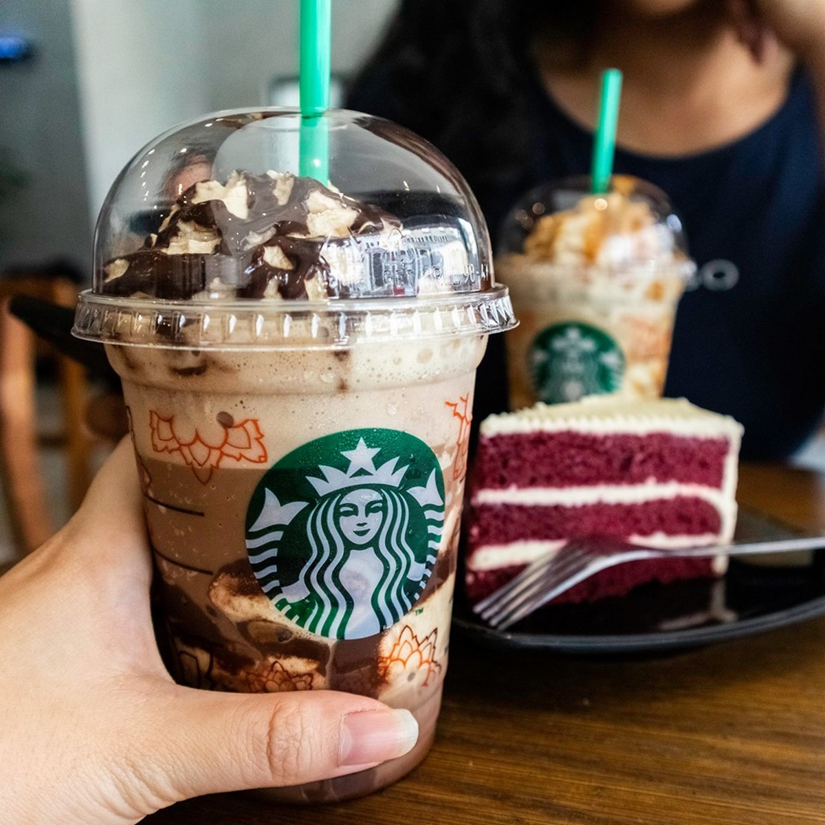 -FREE-cake-from-Starbucks - News 
