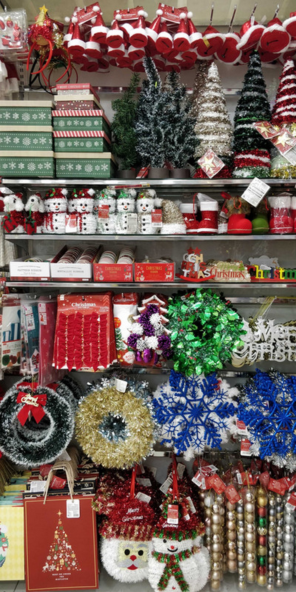 8 Places Where you can Grab Some Christmas Decoration With ...