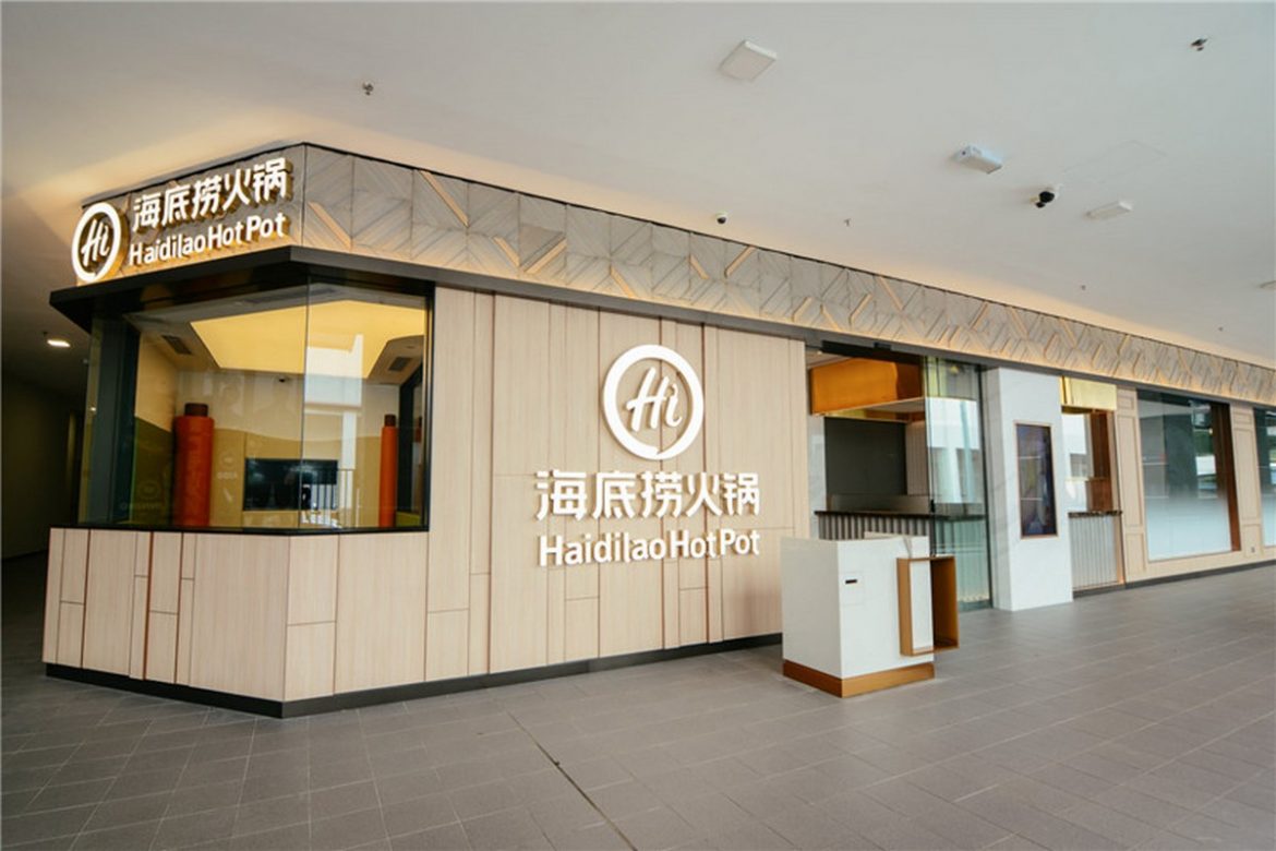 Bangsar Haidilao Introduces Automated Pot, Robots, Dressing Tables and